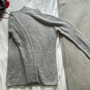 Beautiful cashmere mockneck great sweater